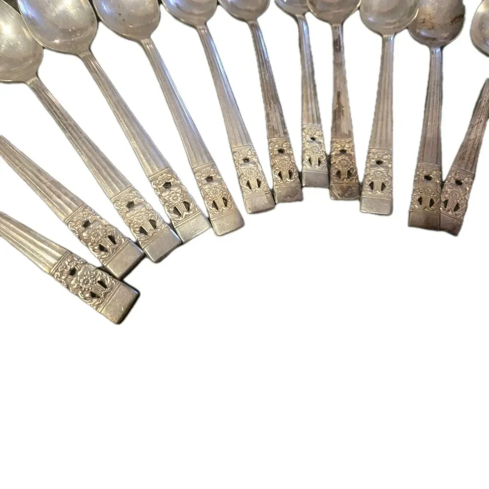 12 PC Oneida Community CORONATION Silver Plate 1936 Silverware Flatware Spoon